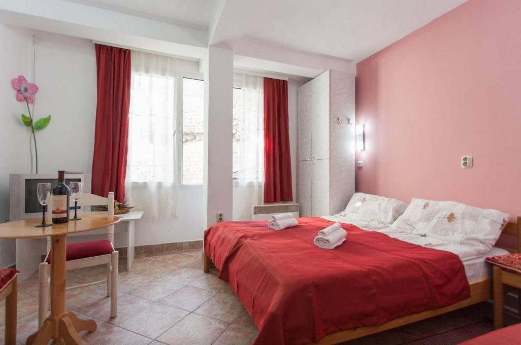 Vila Kosta City Center Port Ohrid Esterno foto