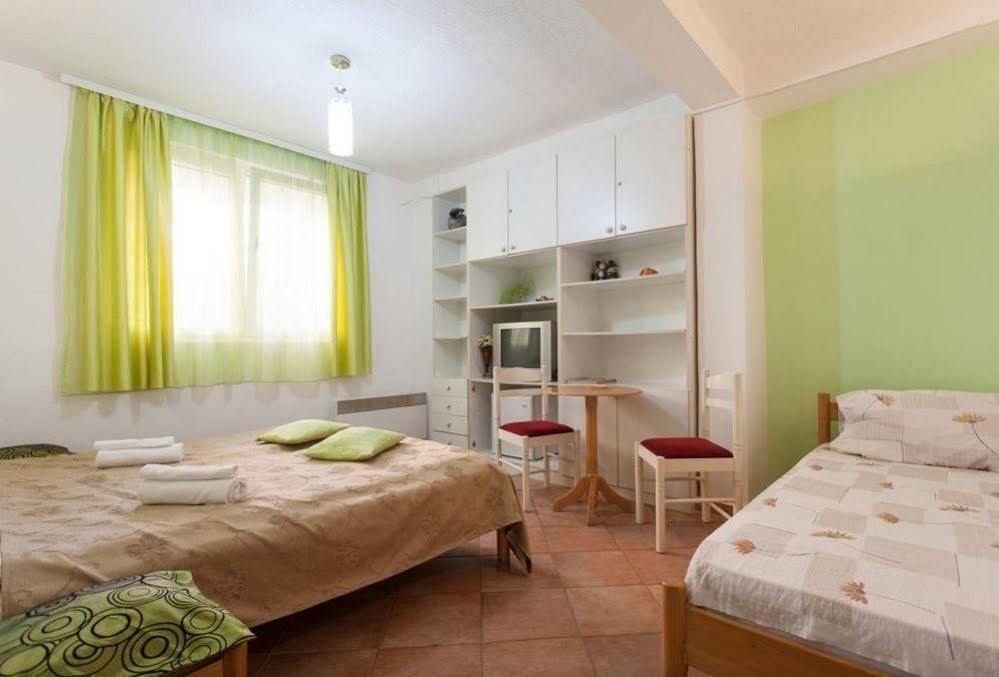 Vila Kosta City Center Port Ohrid Esterno foto